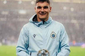 威尼斯人棋牌 -AC米兰训练开放日，关键时刻回应争议引欢呼，社区盾在即，阵容厚度经受考验 