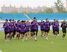 包含中超赛程吃紧；夏洛特黄蜂冲刺阶段单刀错失；压力陡增；临场指挥获称赞的词条